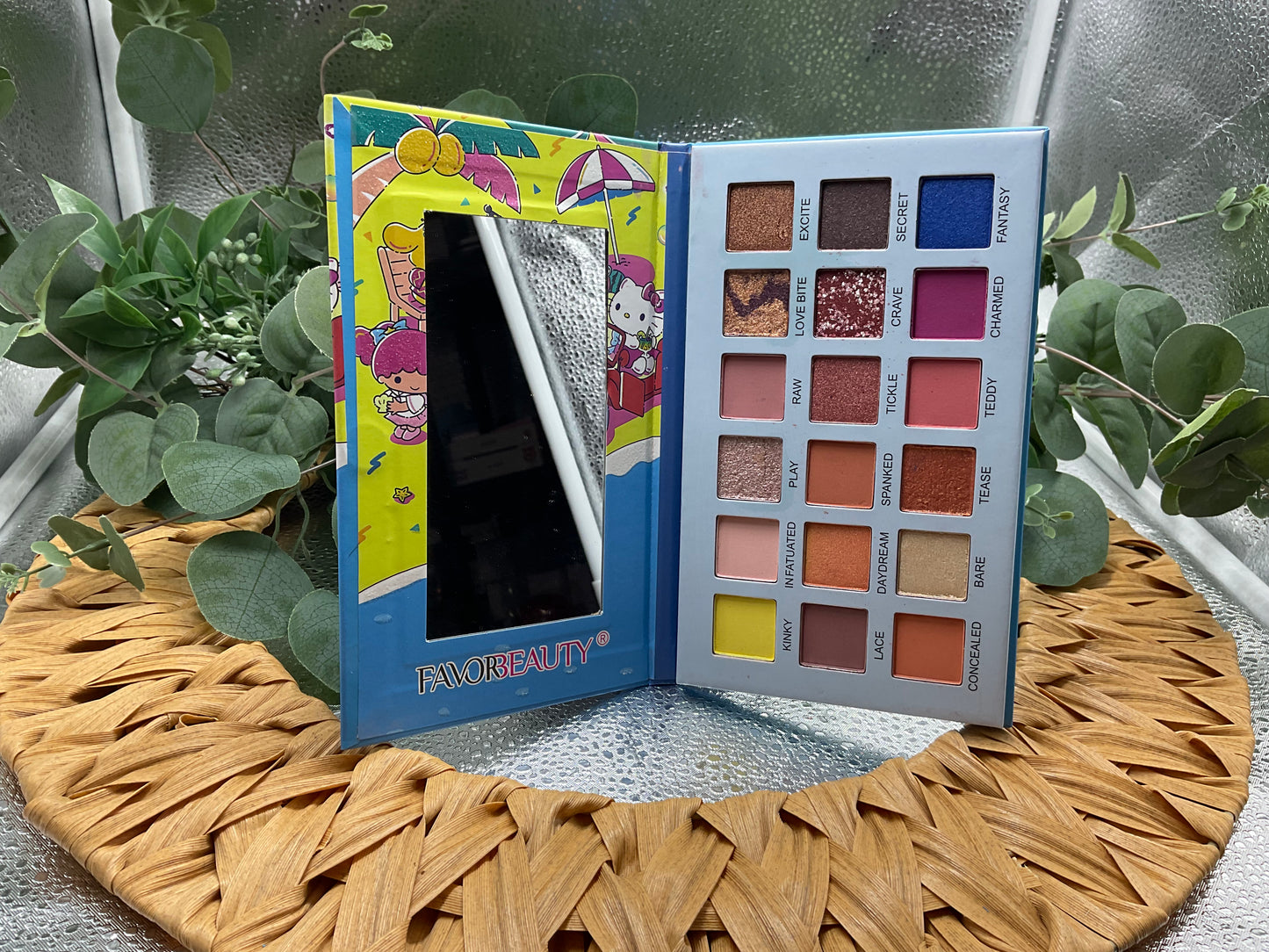 Favor Beauty 18 Color Kitty Eyeshadow Palettes