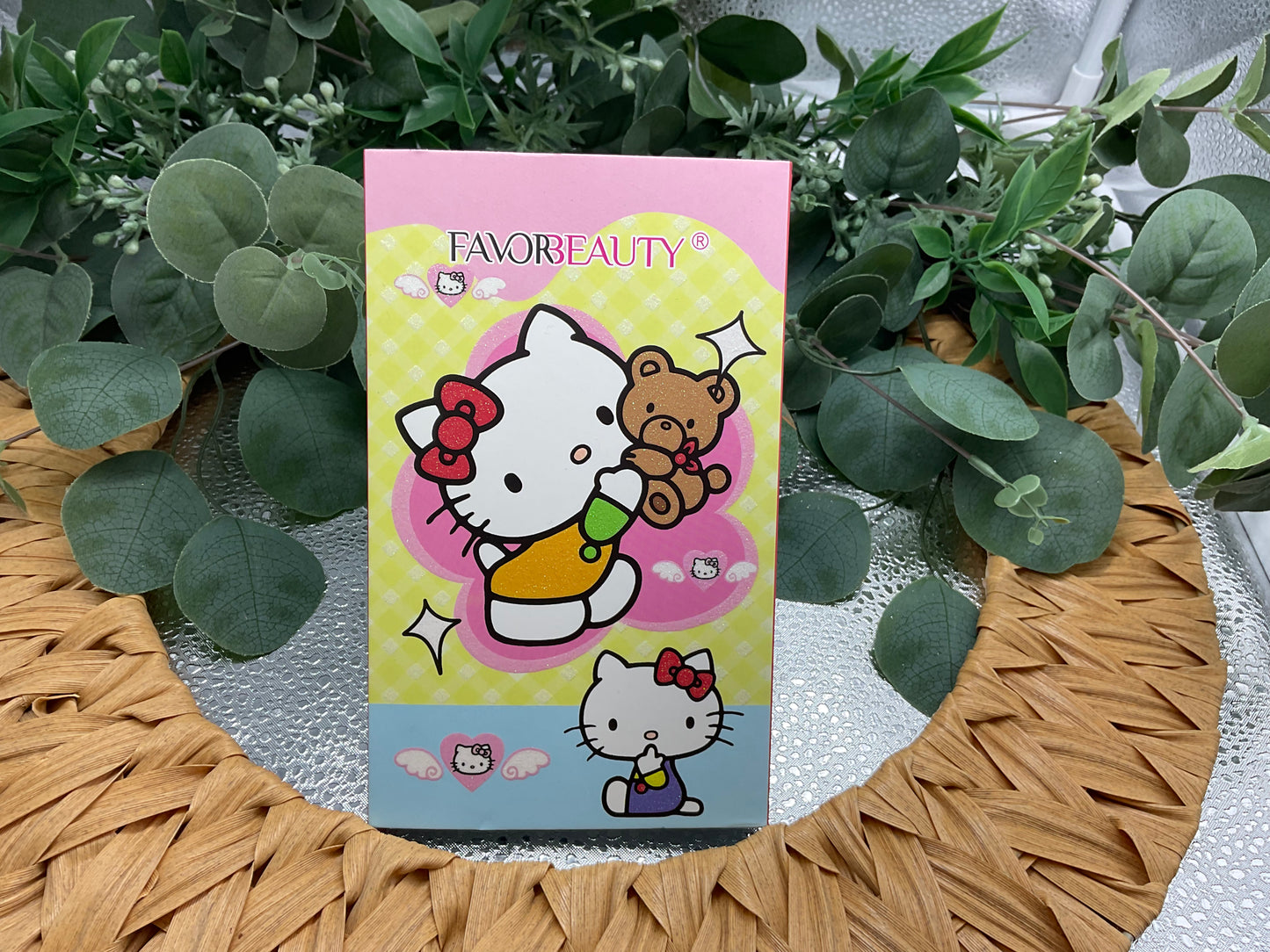 Favor Beauty 18 Color Kitty Eyeshadow Palettes