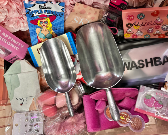 25$ LUCKY MYSTERY BEAUTY SCOOP